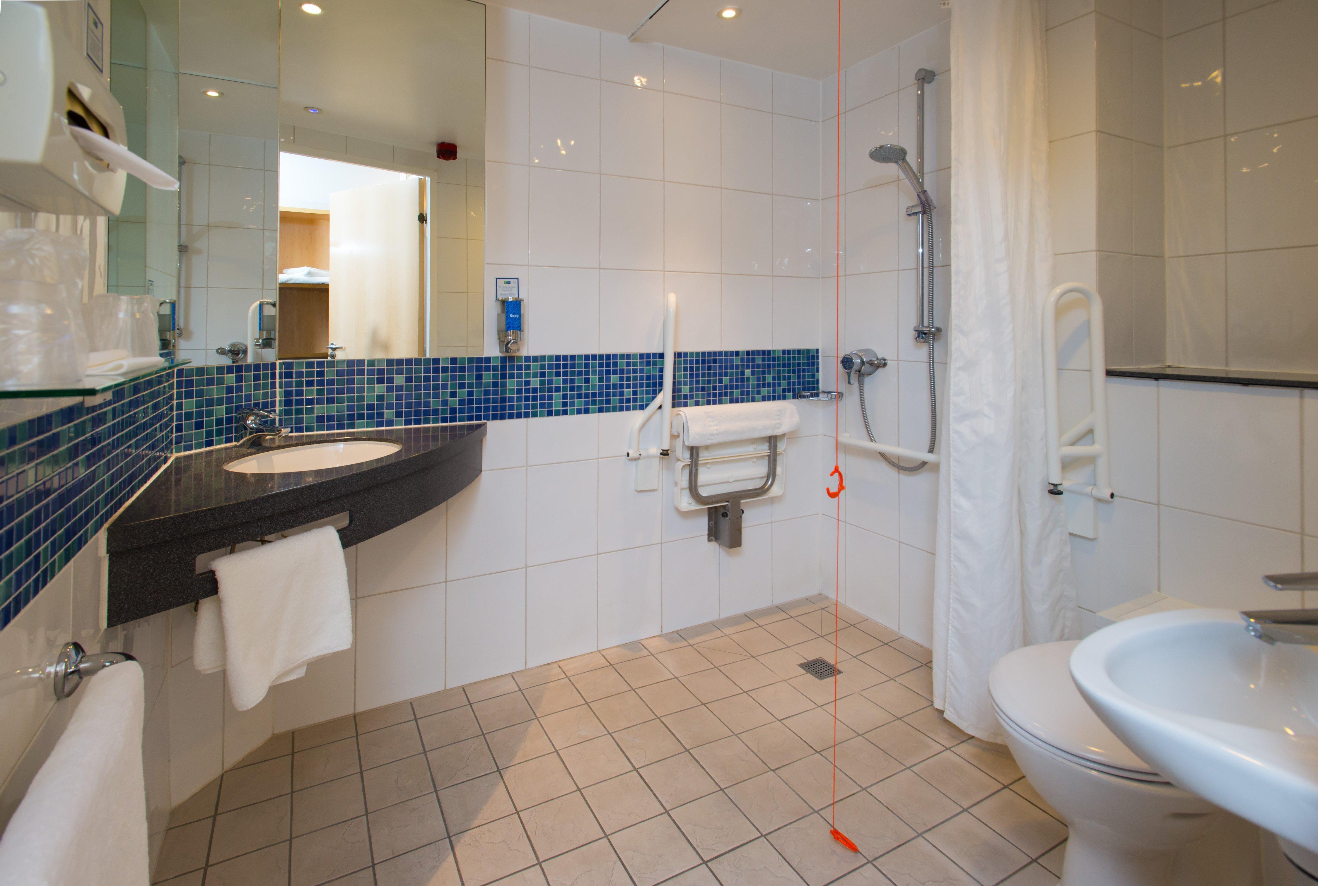 Holiday Inn Express Cambridge By Ihg Exteriör bild