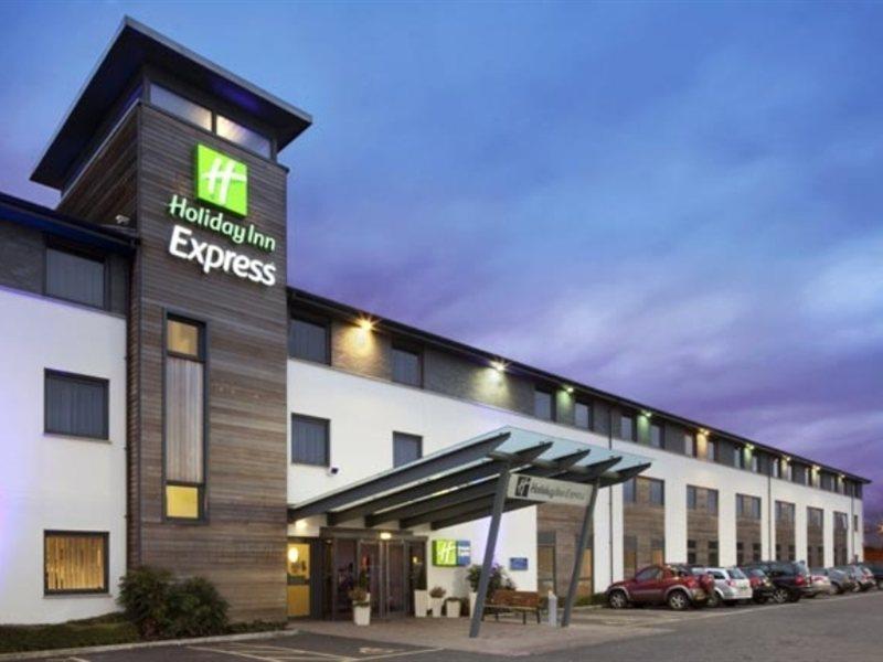 Holiday Inn Express Cambridge By Ihg Exteriör bild