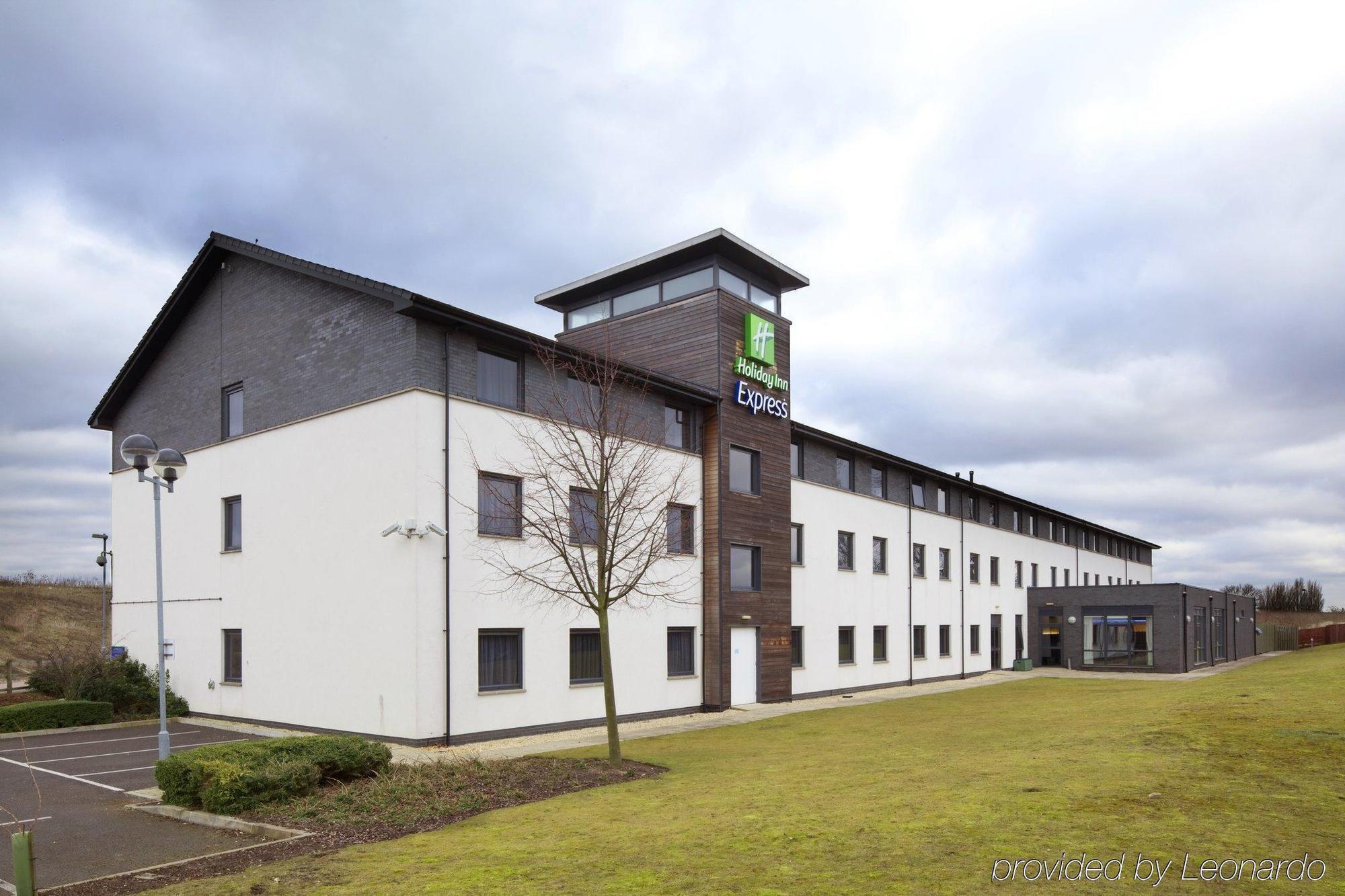 Holiday Inn Express Cambridge By Ihg Exteriör bild