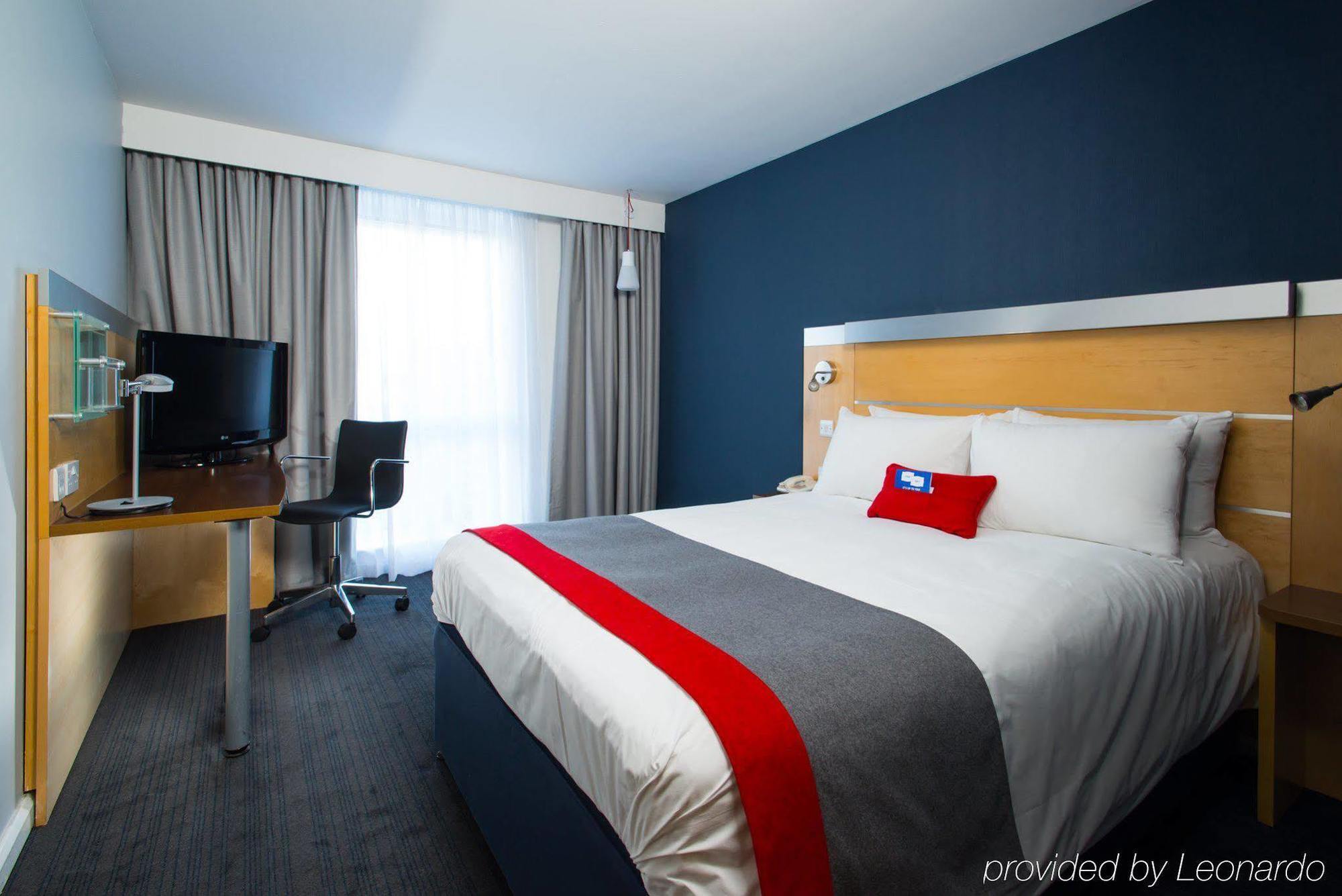 Holiday Inn Express Cambridge By Ihg Exteriör bild