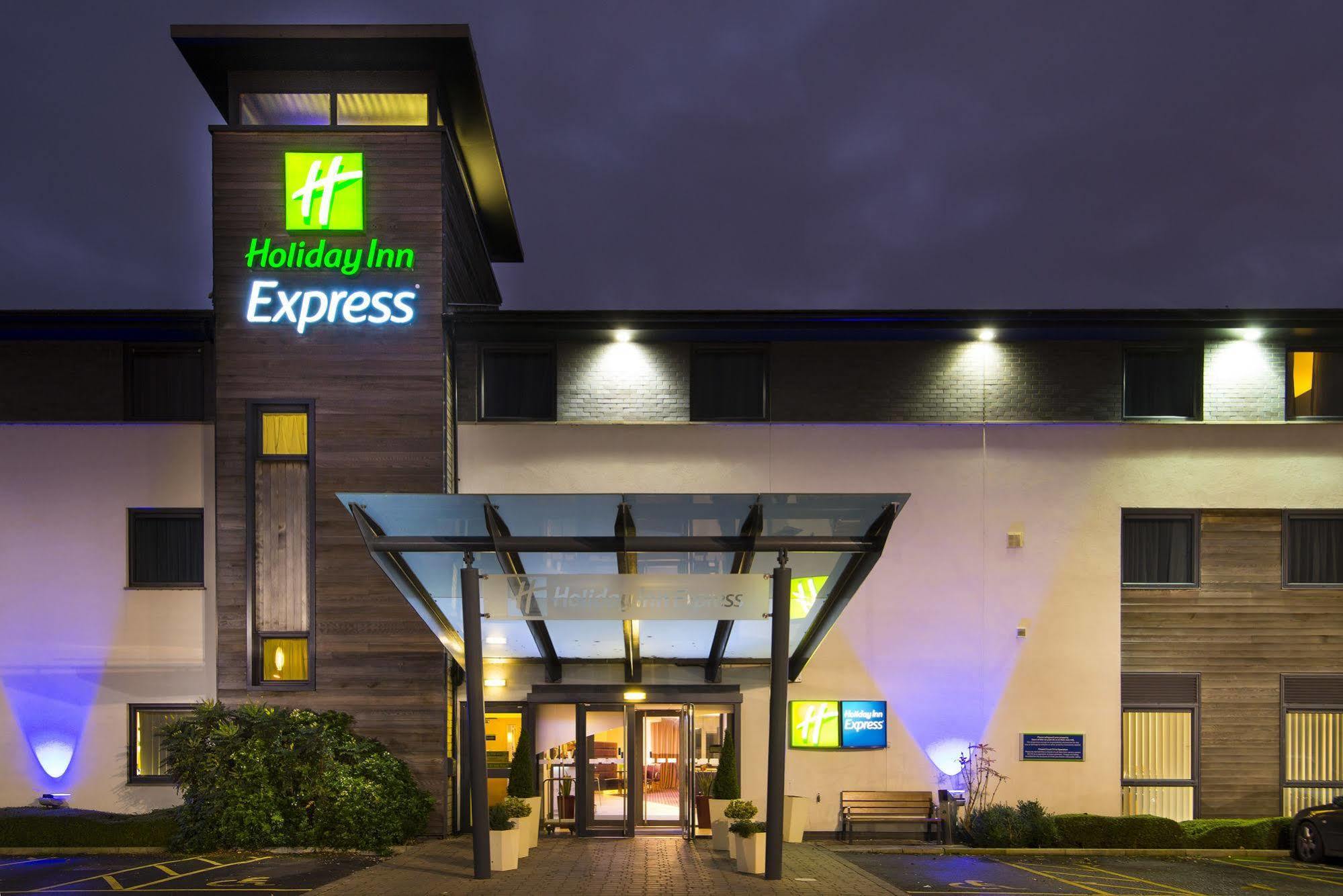 Holiday Inn Express Cambridge, An Ihg Hotel Exteriör bild