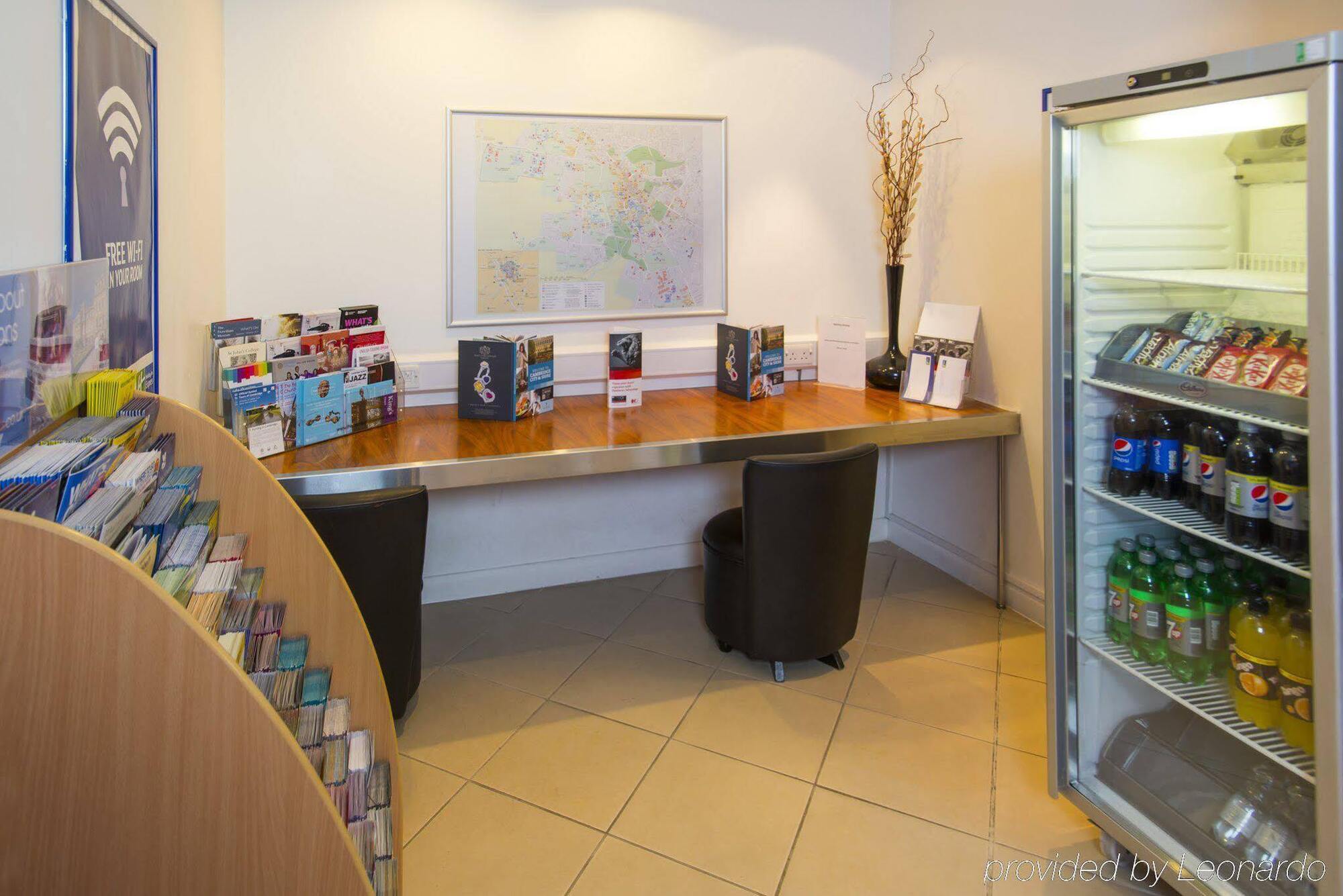 Holiday Inn Express Cambridge By Ihg Exteriör bild