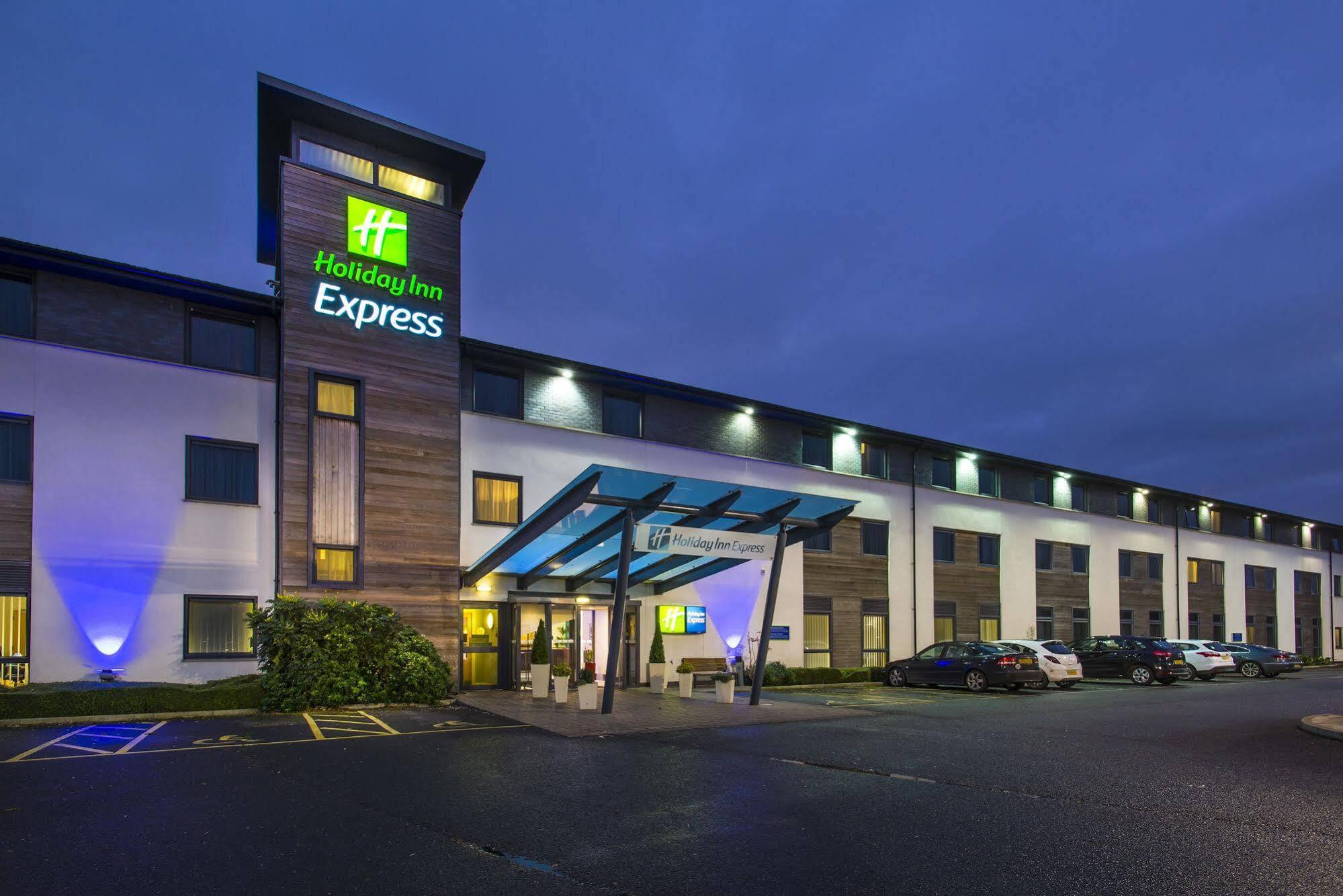 Holiday Inn Express Cambridge, An Ihg Hotel Exteriör bild